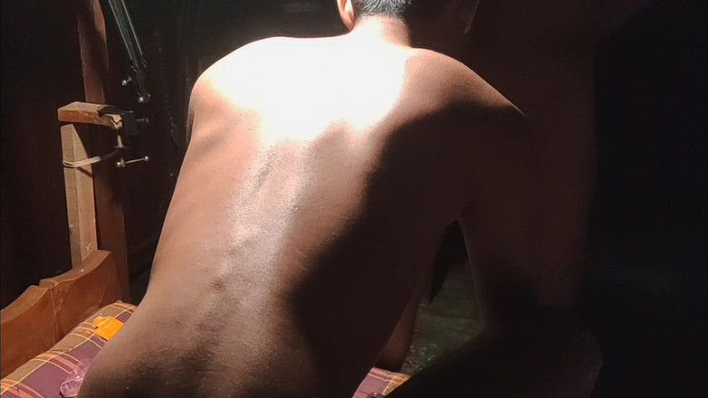 Ahpanal: Indische homo neukt kont naar mond