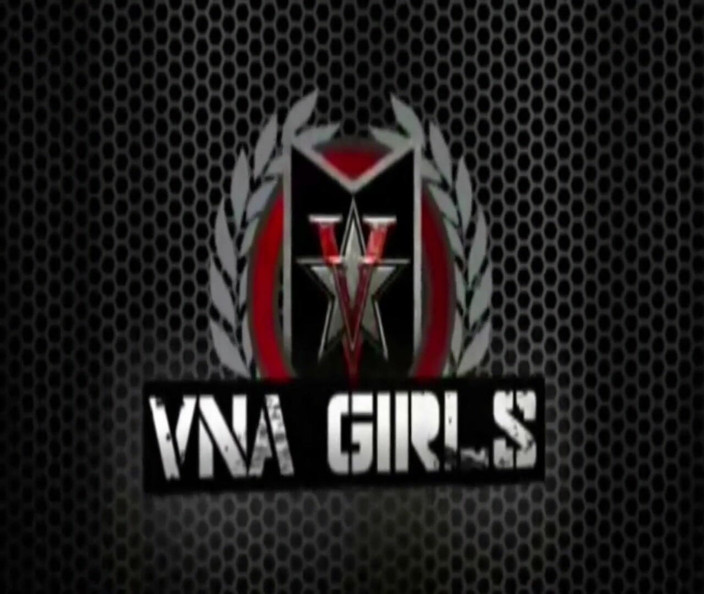 Kimber Lee: Kimber Lee se fute tare cu un vibrator!