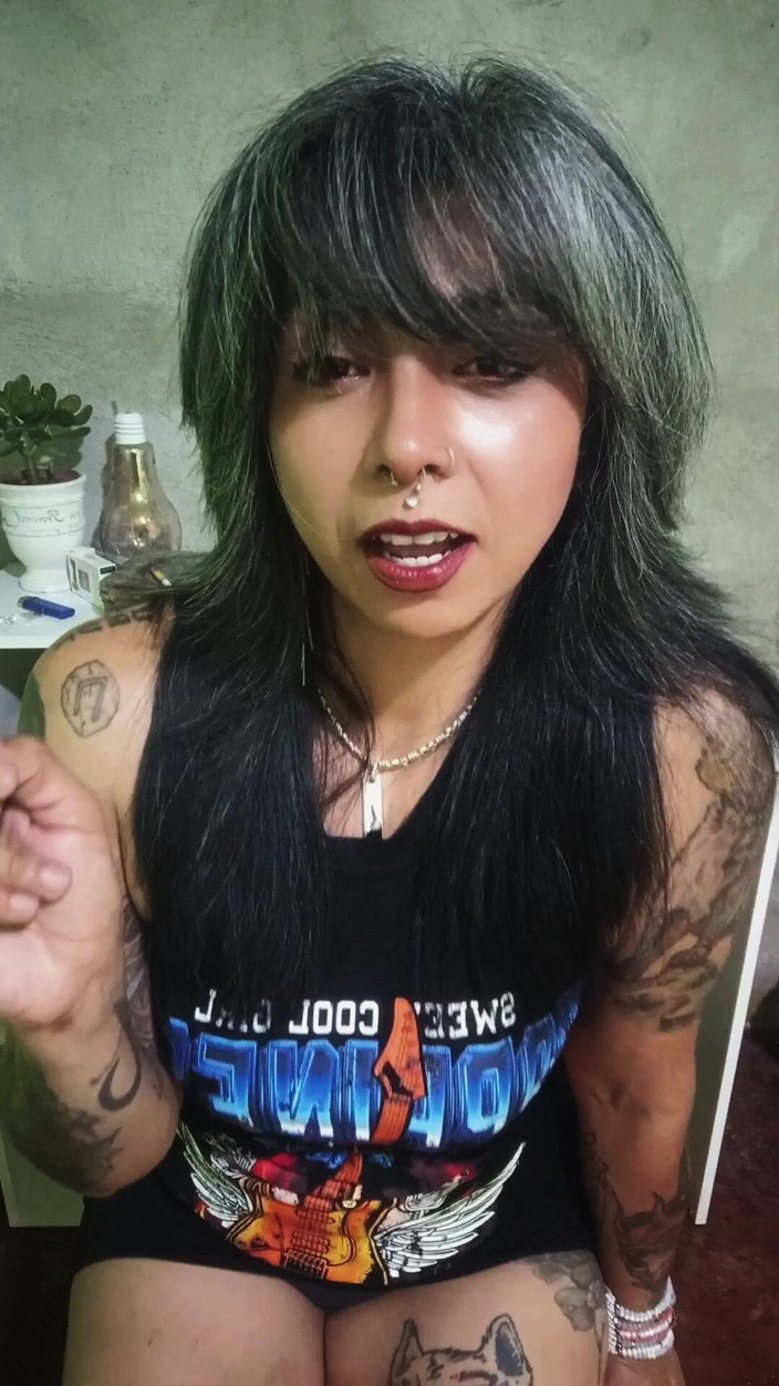 Casia Castro: Ayuh merokok dengan saya