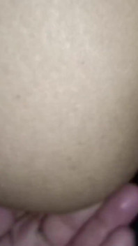 在家附近的胡同里与陌生人发生性关系。