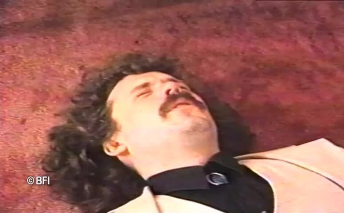 Fetish Tv: bajo sus pies.