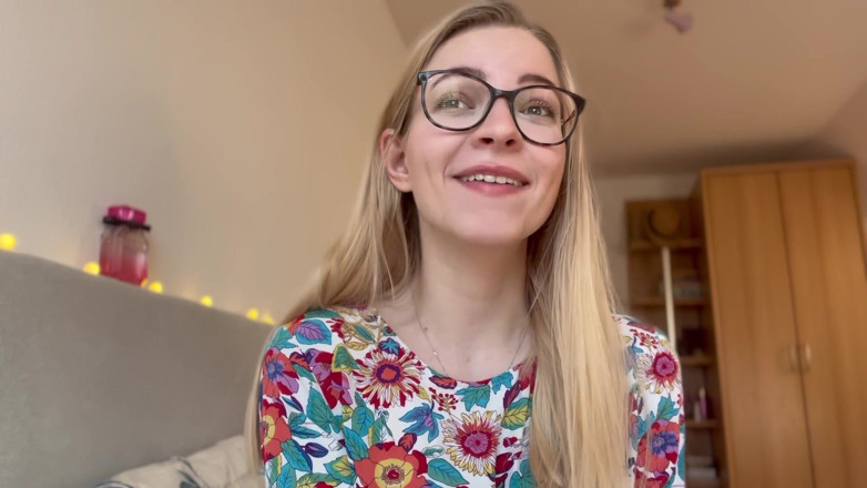 Goddess_Bella_Rae: 3 Consigli su come essere un maschio beta nella vita...