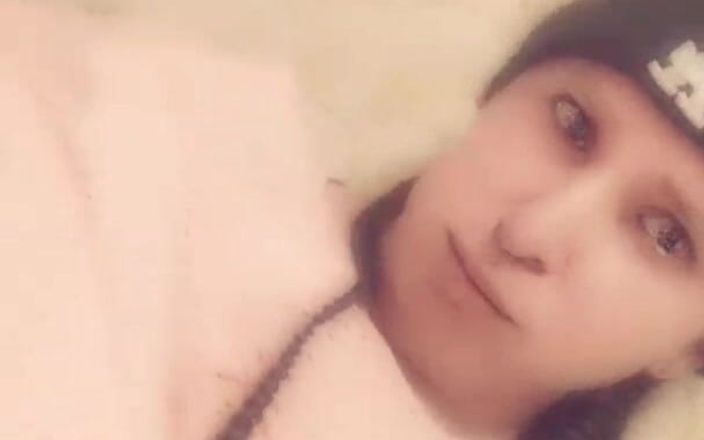 Bonnie Phoenix: Gangster manis ngocok kontol di pantatnya