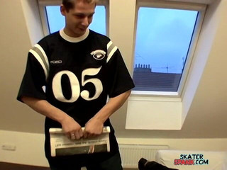 Skater Spank: 장밋빛 뺨을 따먹는  스쿠비!