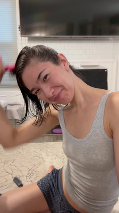 Ms_Emmy_Lynn: Gfe: Bạn có thể chải tóc của tôi không