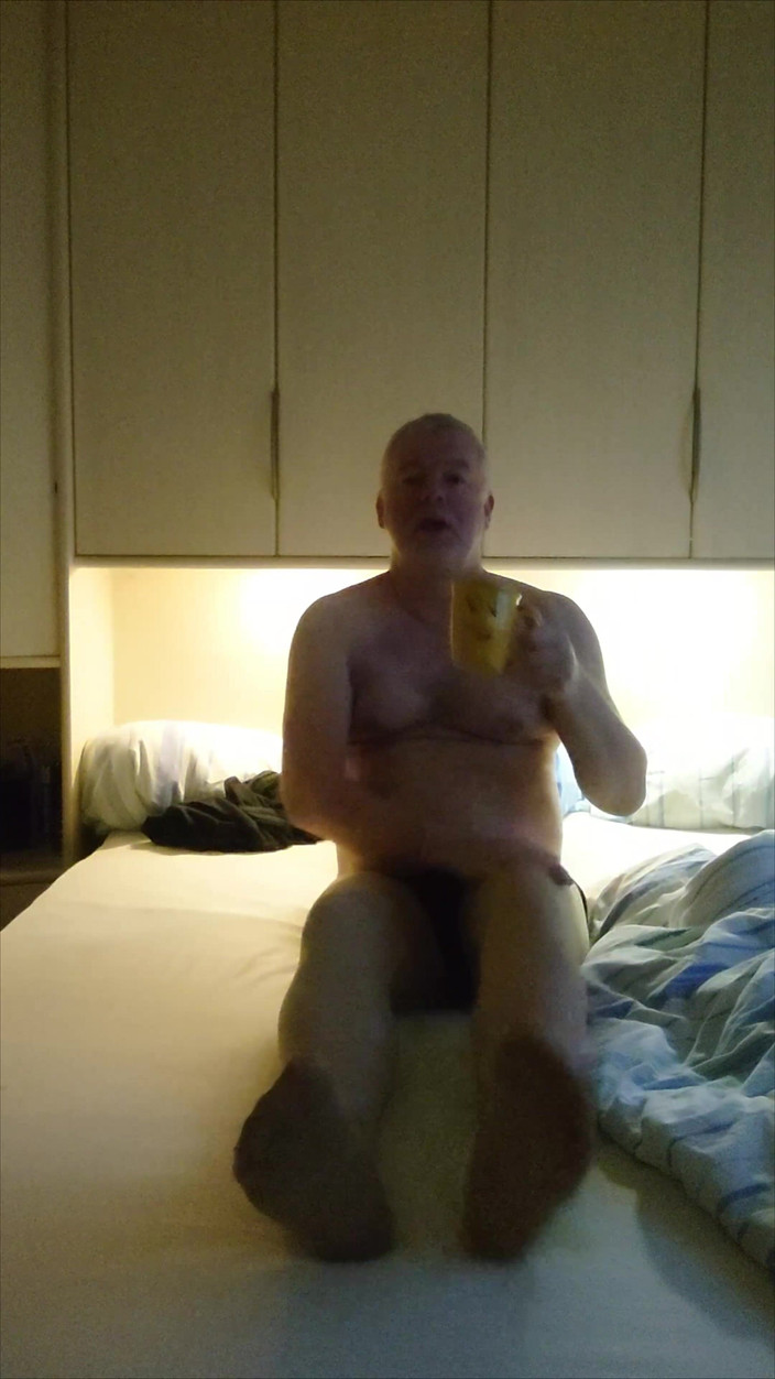 Carmen_Nylonjunge: Нейлоновий Хлопець Бажає Тобі Морозного Ранку