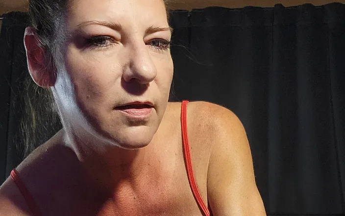 EliteLadyS: American MILF Double Stuffs Herself
