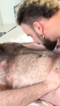 Bearfilms Aaron miang Anthony tanpa kondom luis Vega dubur lapar