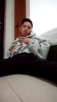 Super Sexy Asia Top Is Masturbate His Big Cock for You