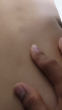 Přistihl jsem souseda, jak vychází ze skříně s tvrdým penisem
