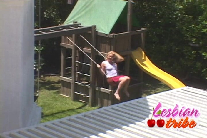 Lesbiantribe: Lesbische blonde teens majesstic und nadia hilton