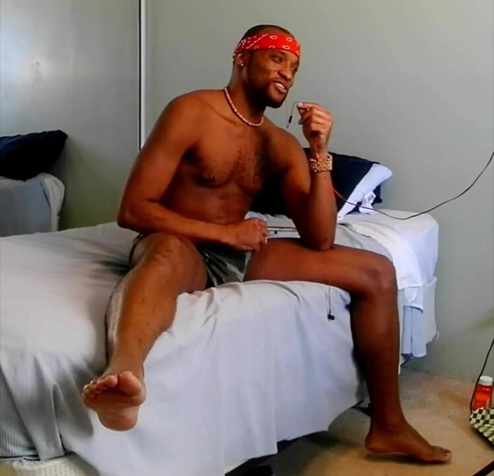 Kennie Jai: Legs up Jerk off!