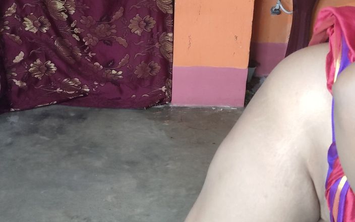 Sexy Indian babe: Индийская мачеха в Sharee светит своими большими сиськами для своих поклонников