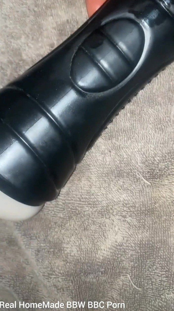 Big black cock BBCee: ファックトーチ偽物の膣が激しく射精