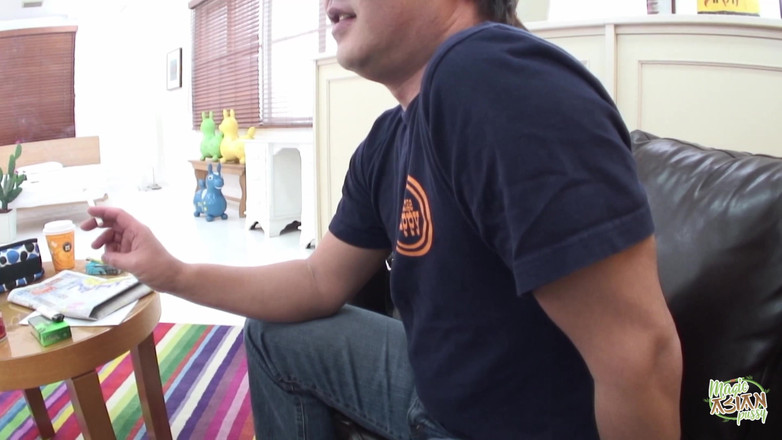Magic Asian Pussy: Arival en coche y una interesante configuración en este apartamento...