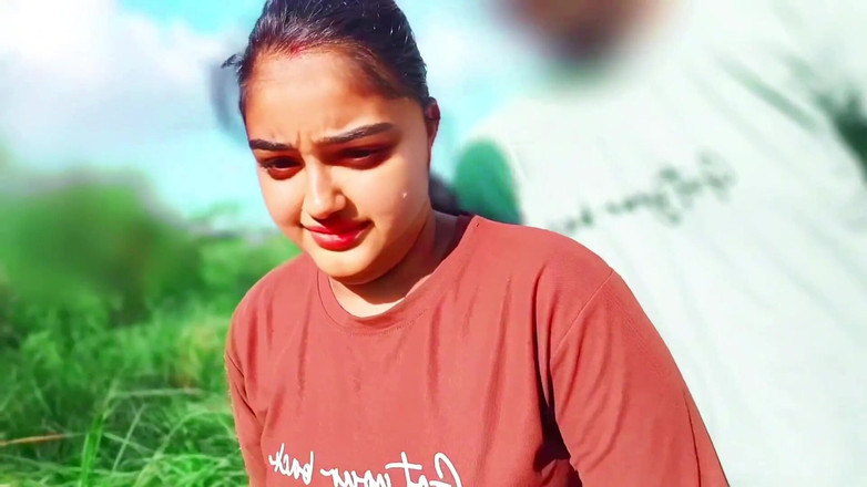 Your_aisha: Індійська пара студентів йде в джунглі і трахається в перший раз на відкритому повітрі, секс відео