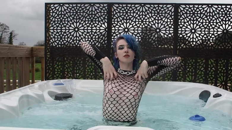 Tattooedsammie: Spousta krátkých videí po dlouhá videa
