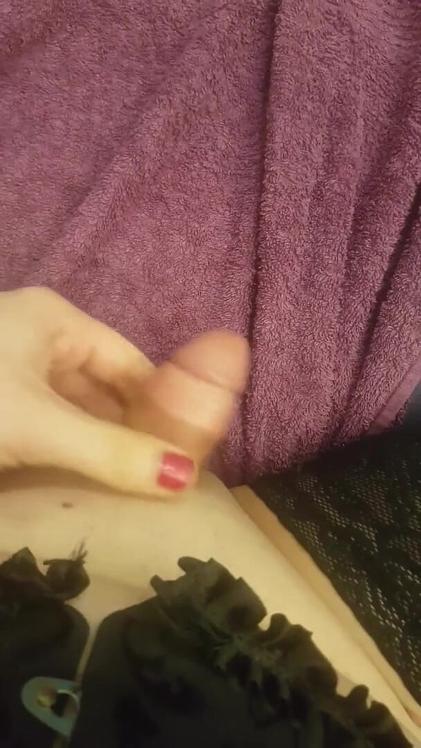 TrannySexyFeet: Wytrysk na seksownych tranny stóp vol 1 - 25 min