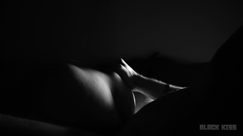 MarkusCross: I talk dirty to her, zatímco ona jezdí na mě (posíláme...