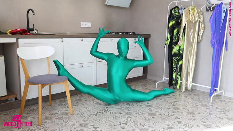 Gymnastic: Sự quấy rập khỏa thân trong Zentai