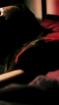 Editor seksi Amica Bentley Mengambil Penulis Dalam Perjalanan Erotik Penghamilan