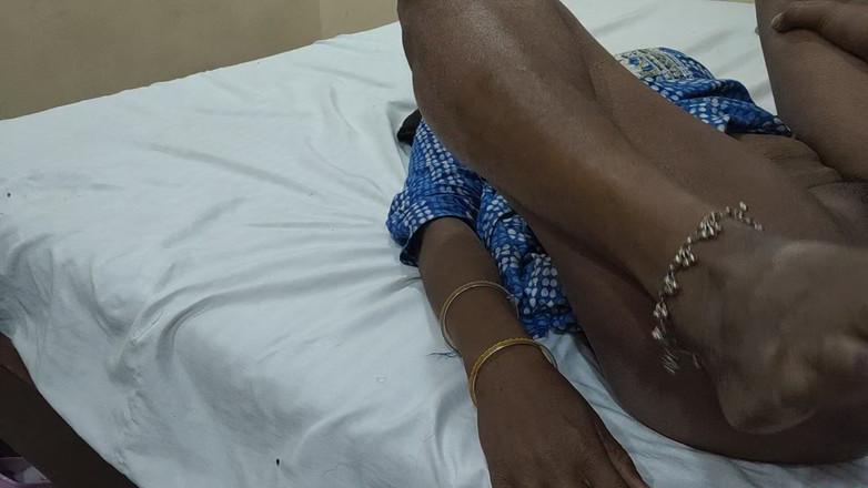 Desi Indian studio: Priya bhabhi devar chupó la suya por primera vez. Mi...