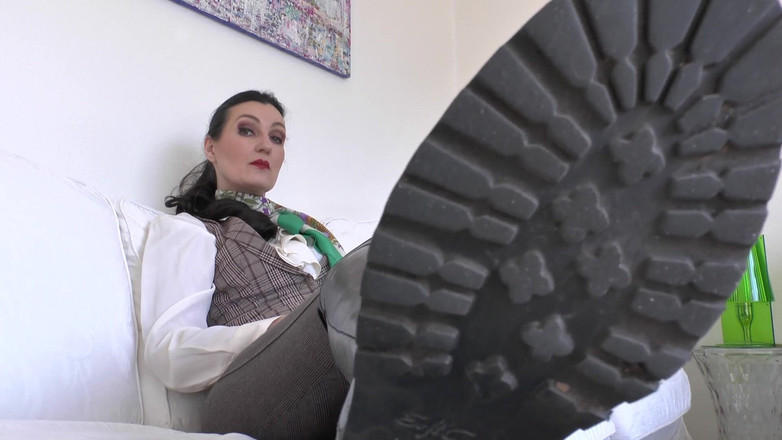 Lady Victoria Valente: Lízej moje boty chodidla čistě svým jazykem! Lady Victoria Valente