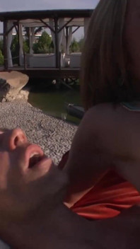 Tvrdé šukání dvou sexy holek s jeho velkým ptákem