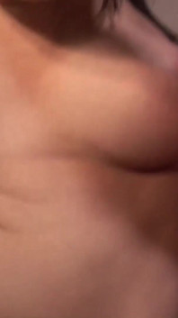 Due miLF lesbiche adorano soddisfarsi a vicenda