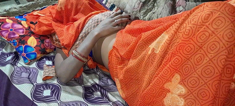 Renudbf: 嫂子从远方来被干。整夜享受性爱。嫂子的阴户很热。