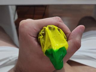 Lk dick: Stříkání s barevným kondomem