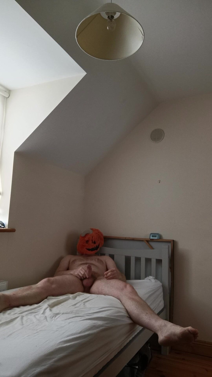 Matt77: Xuất tinh với tôi 8 tháng 9 24.