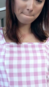 Bonus - la piccola ragazza ashly con una piccola vagina affamata
