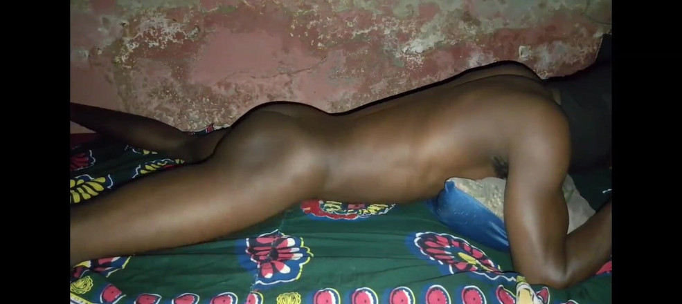 Masturbator emmy: Yatağıma sürtüyorum gerçek seks 1