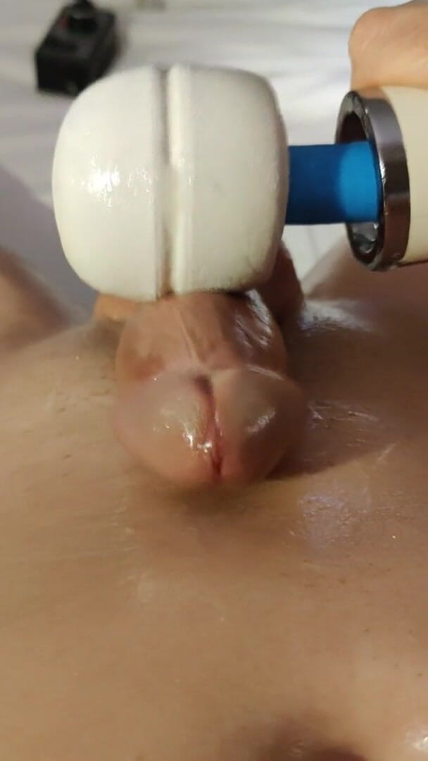 Big Daddy Dommmm: Hitachi wand ordenha tanta porra antes de gozar parte 1 - Vegas...