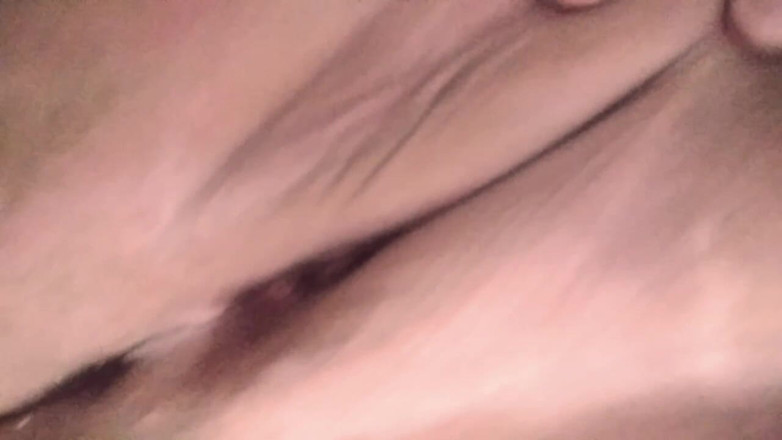 CumOnMeth: 흥분한 나는 꽉 조인 내 질을 손가락으로 만졌다