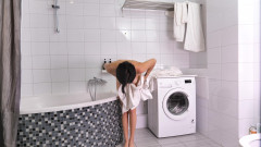 Oopsmodels: Krishiwa Babe se joacă