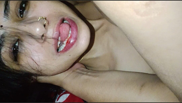 Hot Sis: Latika vezme ptáka a užívá si to naplno