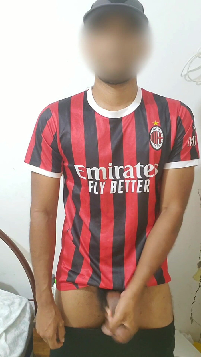 Charlieburrito: Латинский мужчина