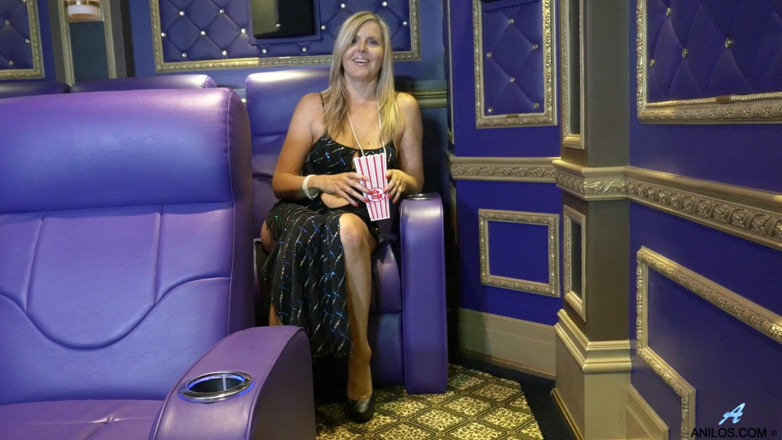 Anilos Solo: Sassy Mature Woman