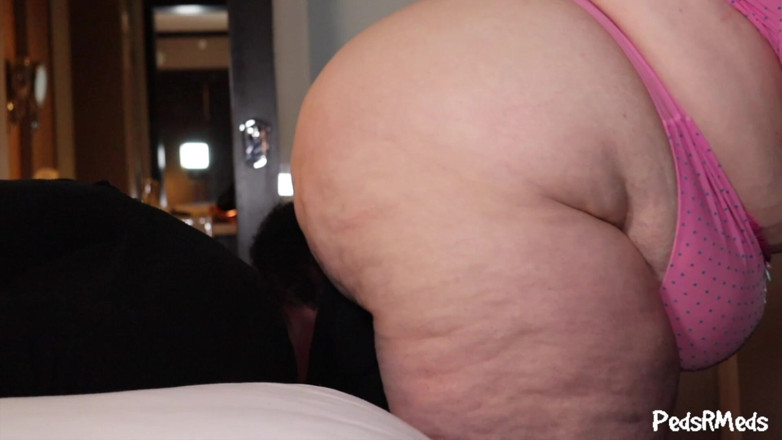 PedsRMeds: 거대한 엉덩이 아래의 Asstyn Martyn