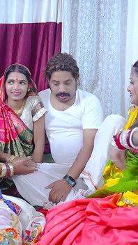 Omg - Anh rể Ấn Độ chơi tất cả bhabhiji Bihari nóng bỏng và gợi cảm cùng một lúc (bhabhi gangbang)