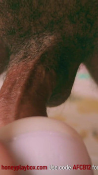 Büyük sünnetsiz yarak latin honeyplaybox kai2 otomatik mastürbasyonu yoğun boşalmayı test ediyor