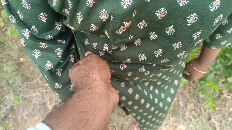 Magilmathi: Tamil Married Women Outdoor Part 2