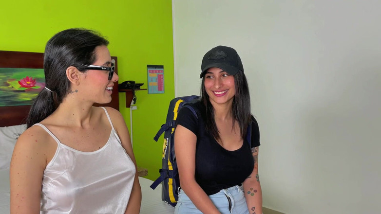 Jenifer Play: Layanan Pengiriman Berakhir Dengan Seks Lesbian Dan Gairah