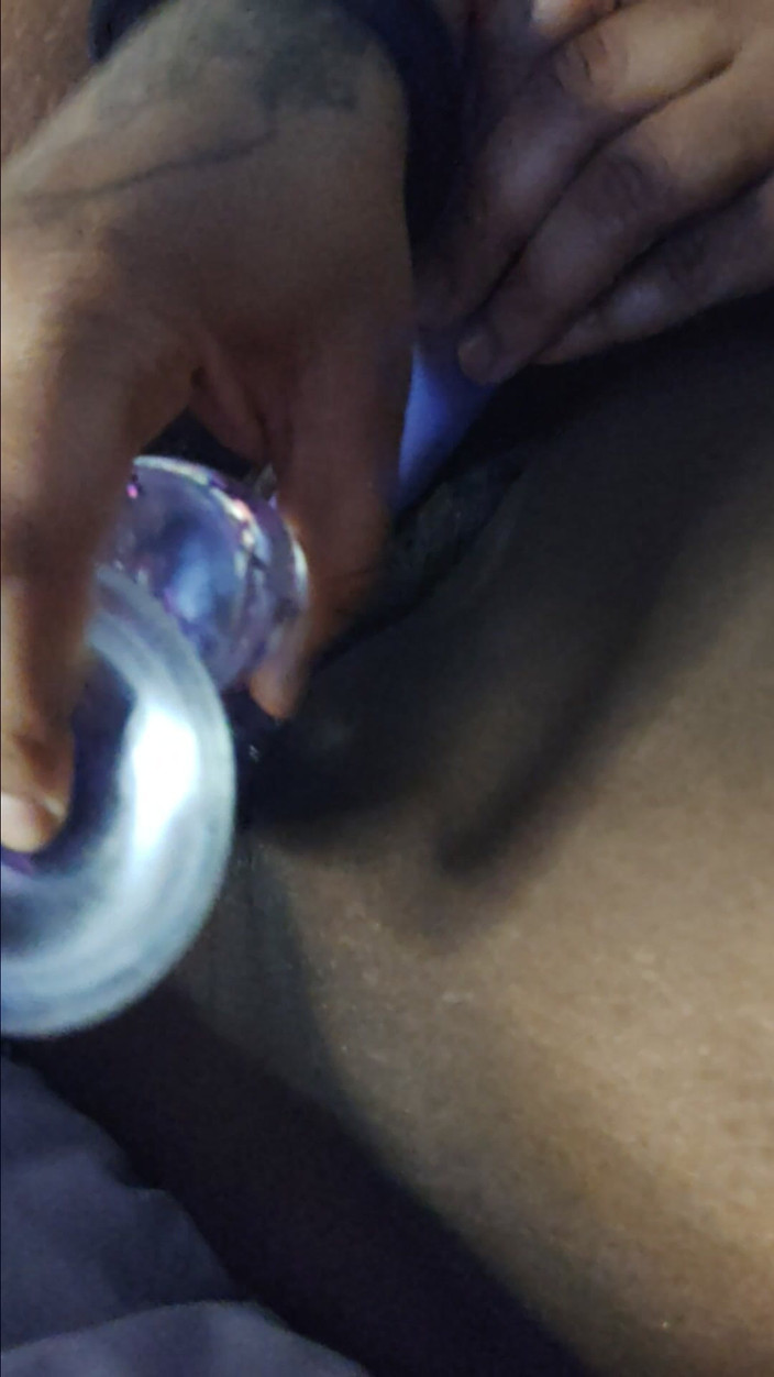 Lola Tha Pink Bunny: Lola bunni schob es in ihre muschi!!