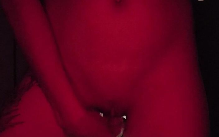 XieXie: Gode de style hentai, je me branle jusqu’à l’orgasme