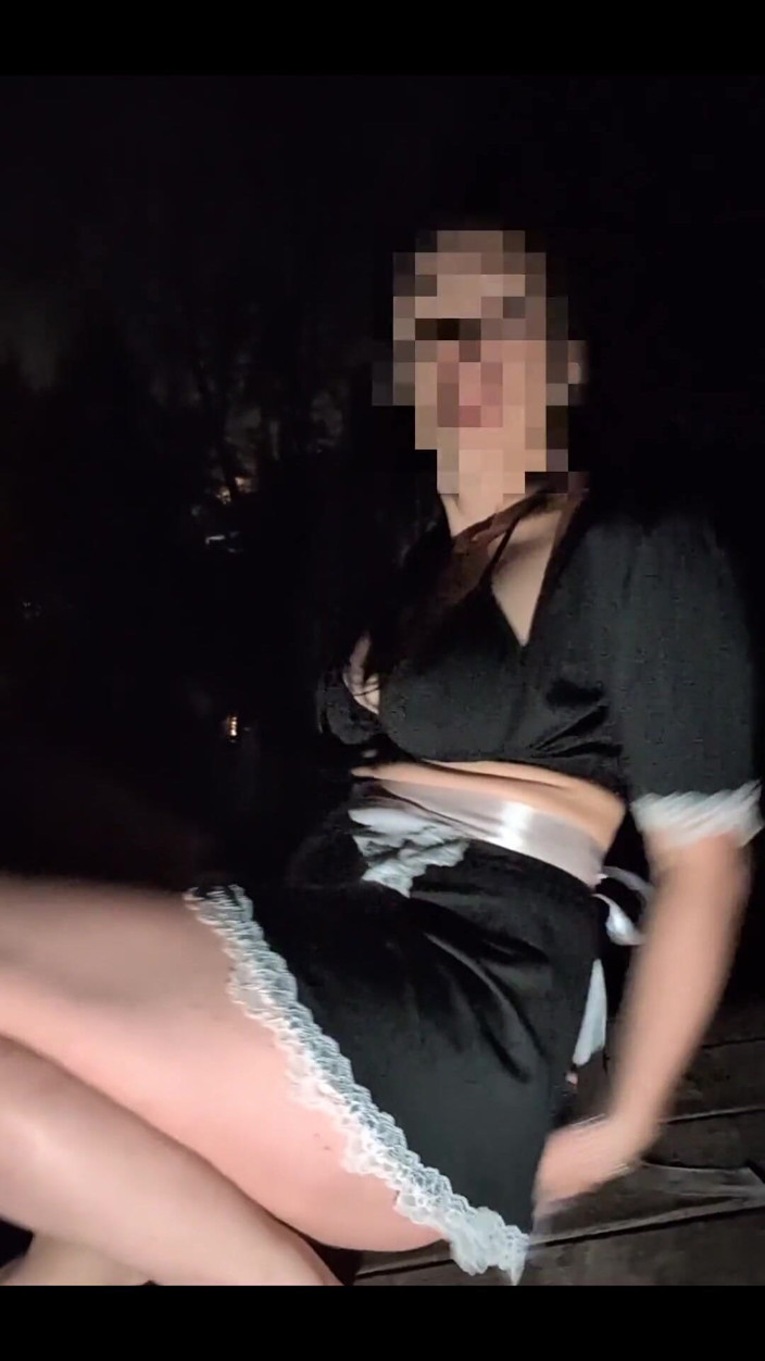 Ashley_Dreamz: Người giúp việc Ashley đã sử dụng hồ nước để giải phóng...