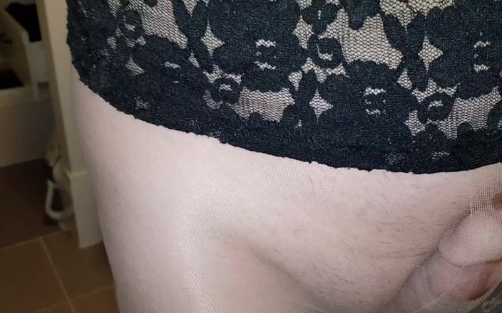 Dani Leg: Dani_leg geschichtete ihre sexy beine in braunen strumpfhosen und Stayup-strümpfen