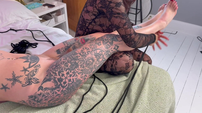 Latina Fetish: Sì maestro! Latina e Aj dominano e umiliano sandy candy...